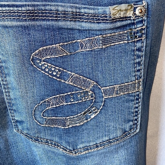 Seven7 Luxe Jean Capris - Picture 5 of 9